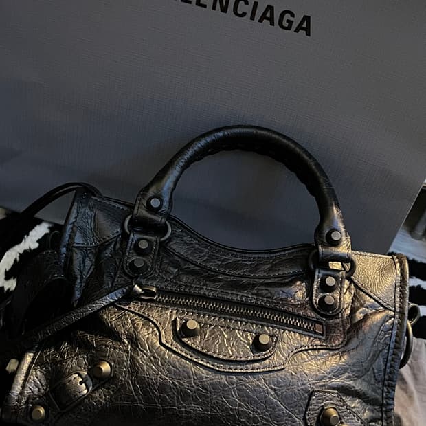 발렌시아가 르시티 미니 새상품