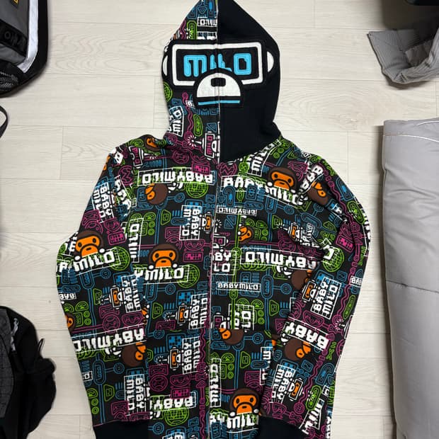 베이프 마일로 샤크후드집업 m 판매합니다!