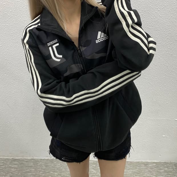 아디다스 에센셜 화이트라인 유벤투스 카모 트랙탑 L