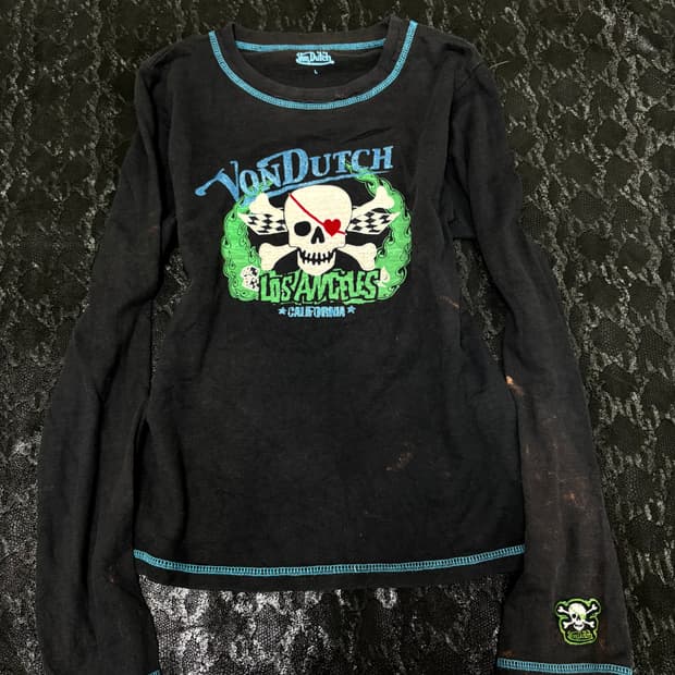 “VONDUTCH” Kitsch Skull Print Sleeve