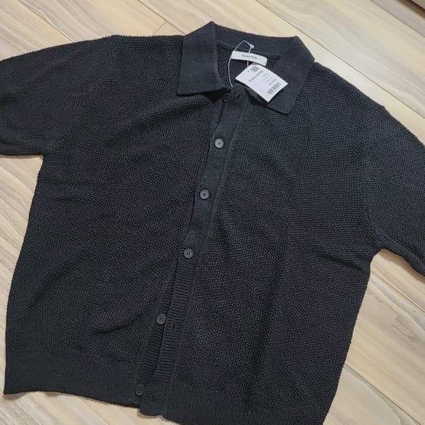 에잇세컨즈반팔카라가디건L블랙