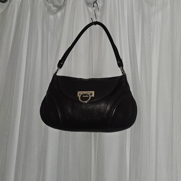 페라가모 간치니 호보백 다크브라운