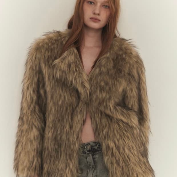 도드 dode 퍼자켓 EMMA FAUX FUR JACKET