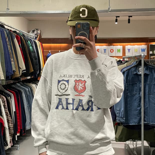 90s PRAHA 프린팅 맨투맨