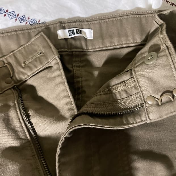 유니클로 U 와이드 치노 퍼티그 팬츠