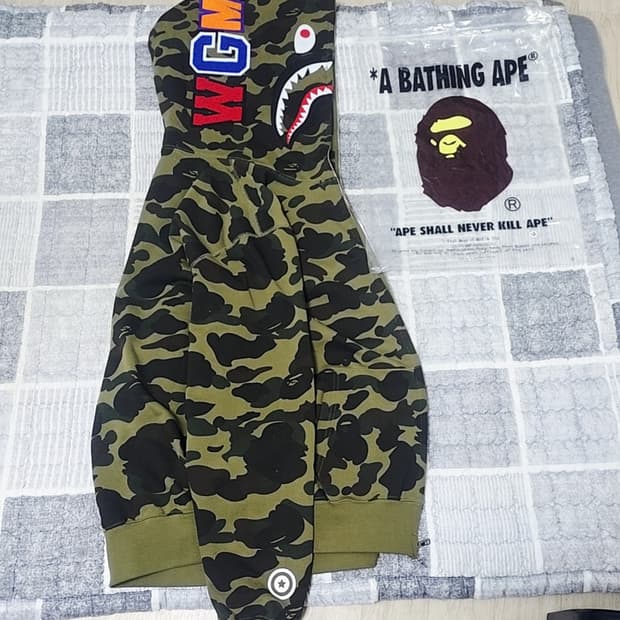 베이프 샤크 녹계 후드집업