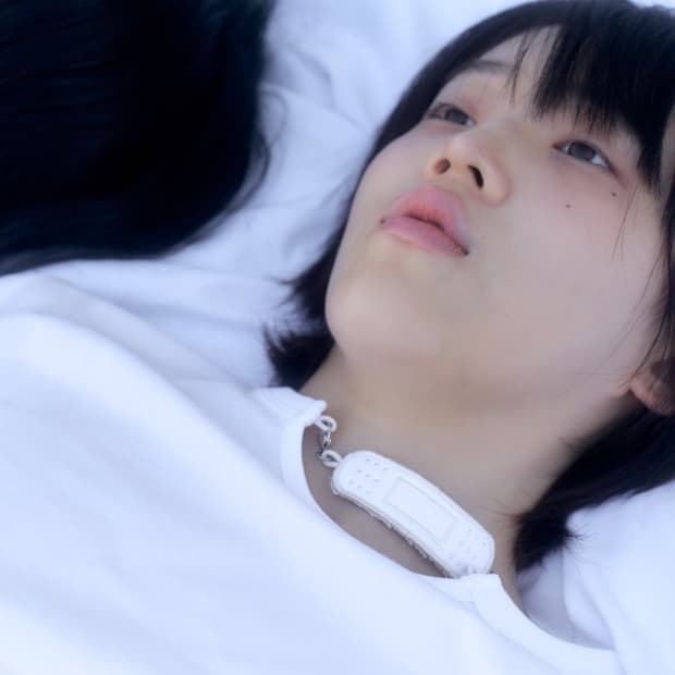 오스하이 oshigh 밴드 넥 롱 슬리브 (화이트)