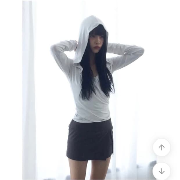 에이블리 셔링 후드 탑 Drape wrapped hood sleeve