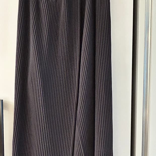 이세이미야케 옴므플리세 컬러 팔레트 랩팬츠