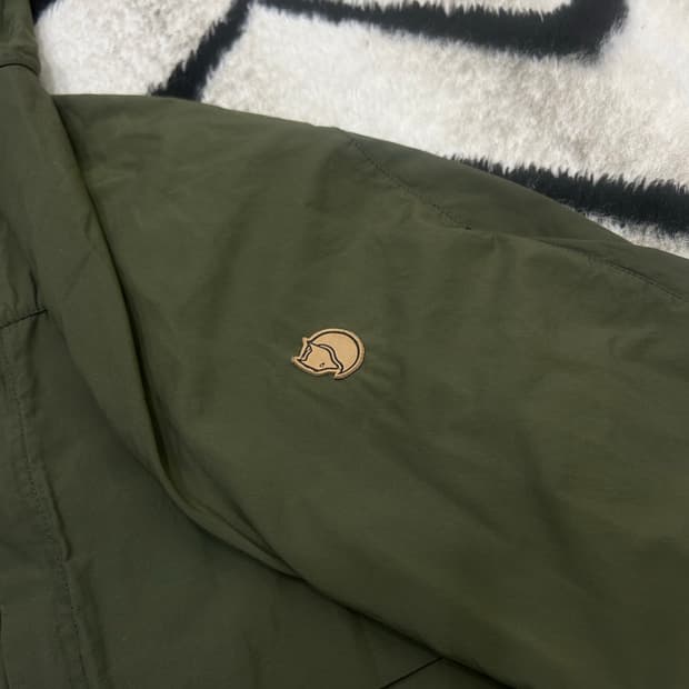 [L]피엘라벤 하이 코스트 후드 바람막이/카키