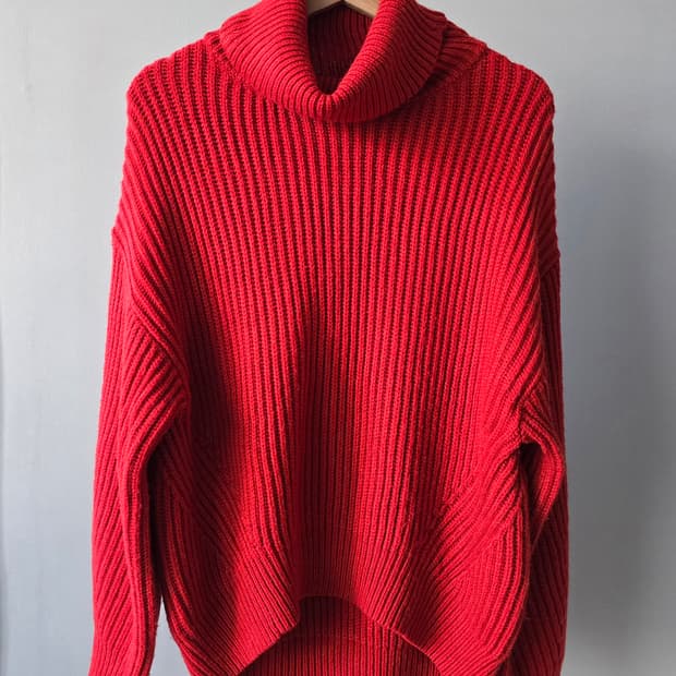 더스티 오렌지 레드 폴라 니트