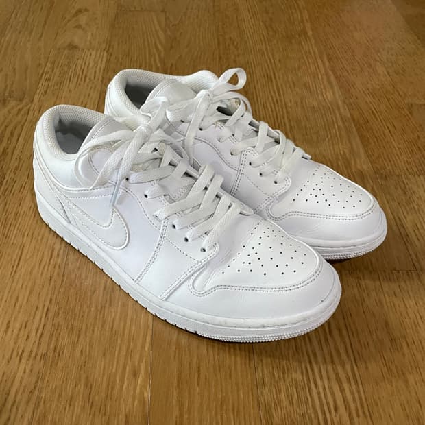 나이키 에어조던1 트리플 화이트 270