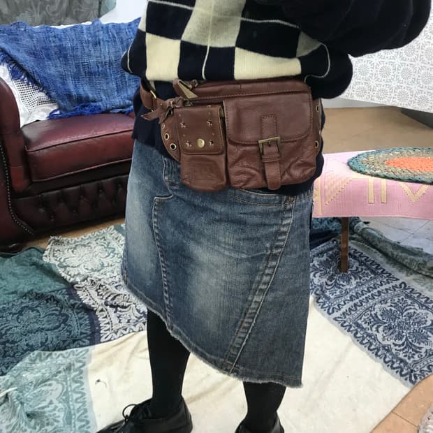 빈티지 별 펀칭 디테일 가죽 웨이스트백 벨트가방 