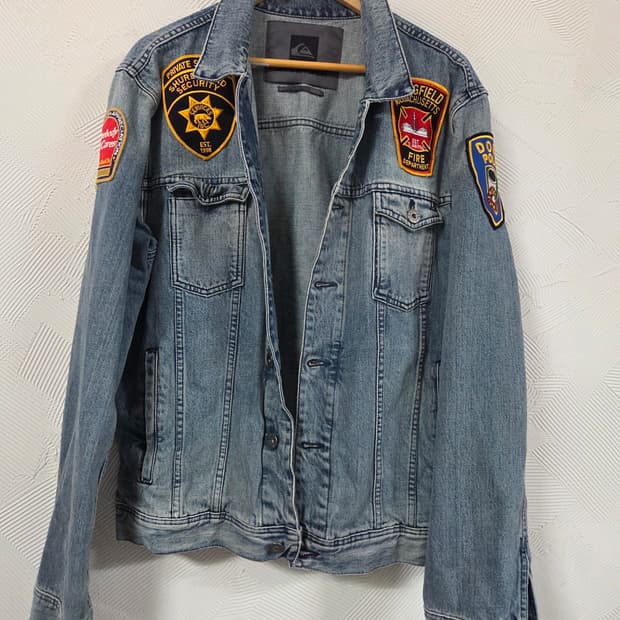 퀵실버 패치 데님 자켓 청자켓
