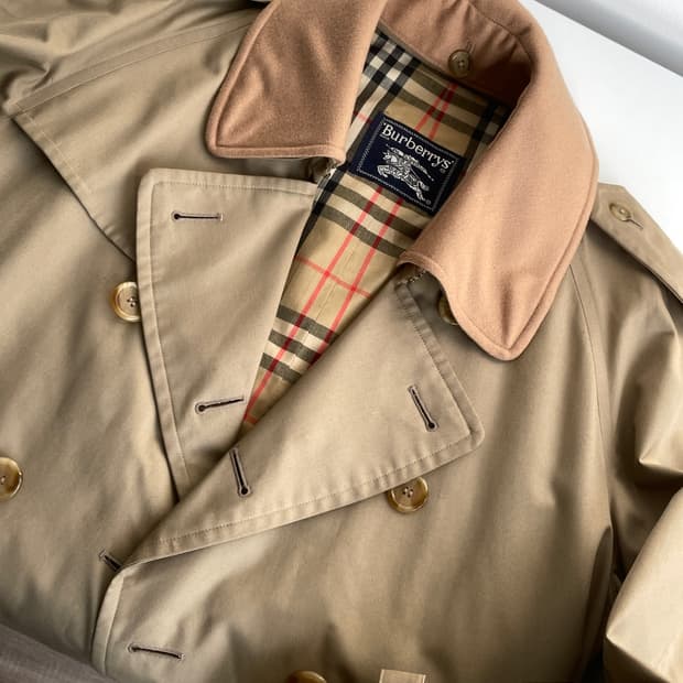 버버리 울 카라 더블 트렌치 코트 