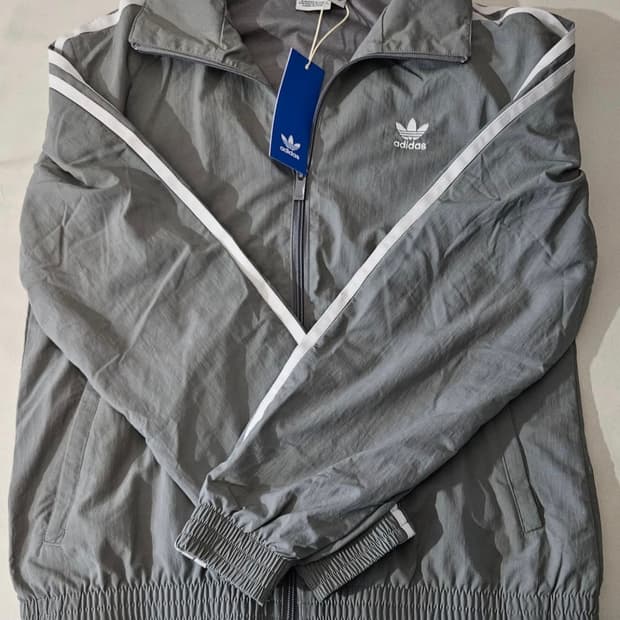 아디다스 우븐 트랙탑