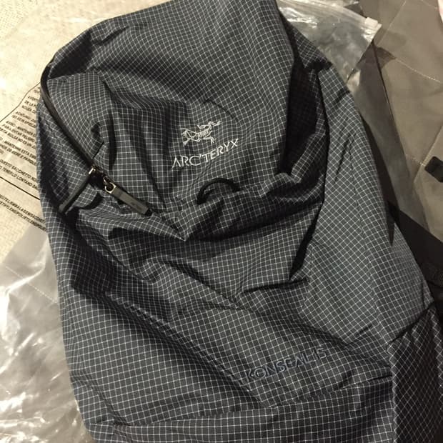 아크테릭스 컨실 15 네이비