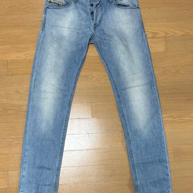 [31]디젤 BELTHER 레귤러 슬림 테이퍼드 청바지