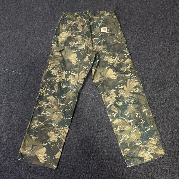 칼하트wip 싱글니 카펜터 카모플라쥬 데님 팬츠