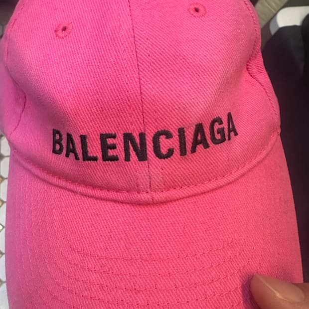 발렌시아가 핑크 볼캡 모자