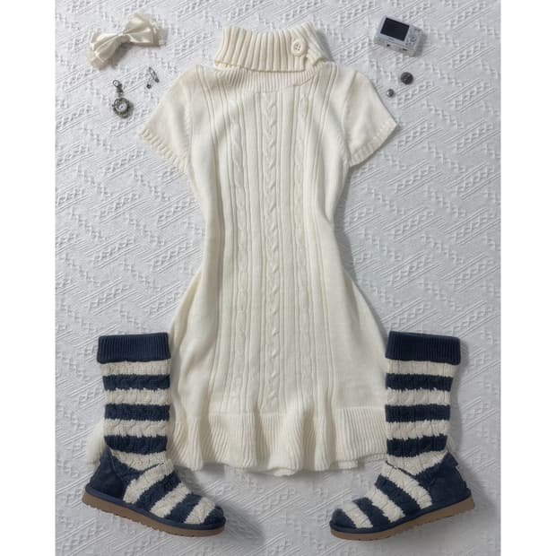 폴딩 버튼 넥 프릴 케이블 니트 원피스 