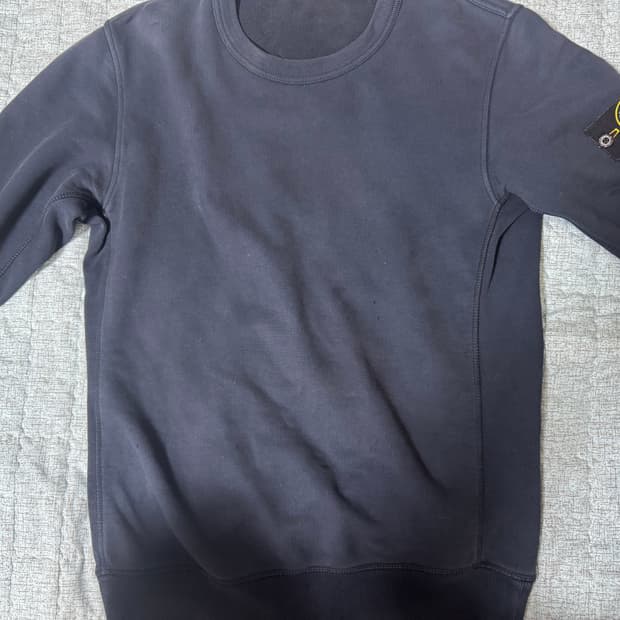 스톤아일랜드 맨투맨 네이비