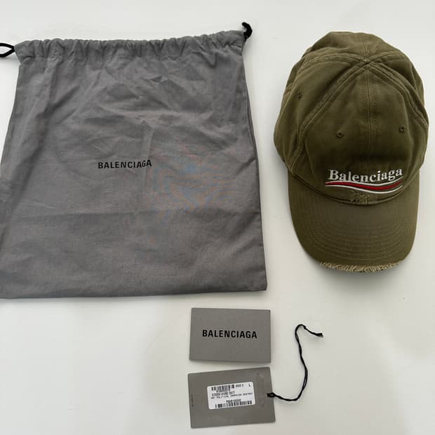 발렌시아가 폴리티컬 캠페인 디스트로이드 캡