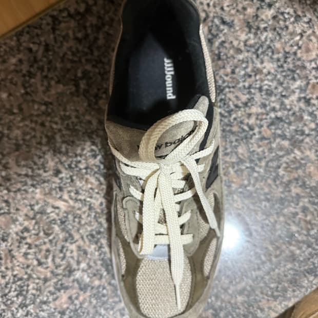 뉴발란스 992 자운드 265 사이즈 판매합니다