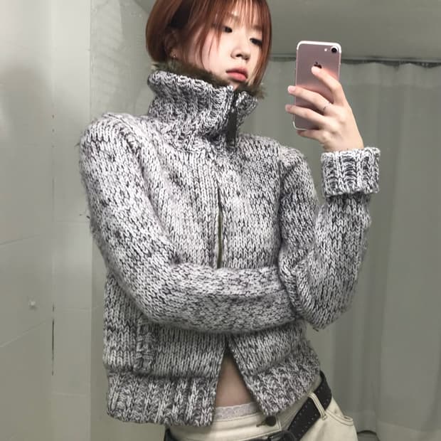 세실맥비 퍼 크롭 니트 집업