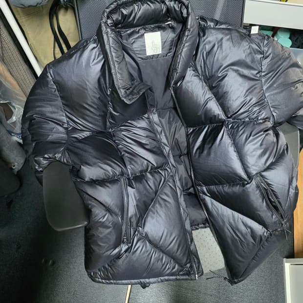 패치선데이 2024fw패딩 XL 팔아요 !! 