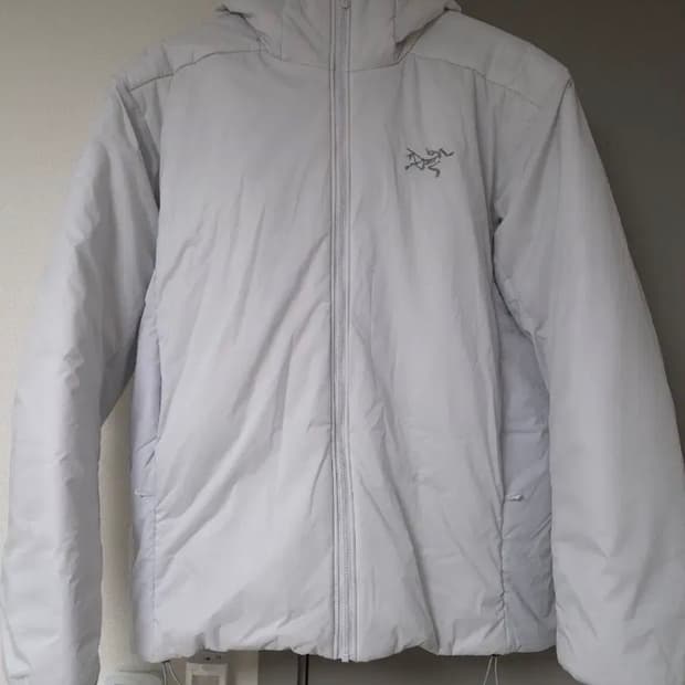 아크테릭스 아톰 SV 후디 솔리튜드