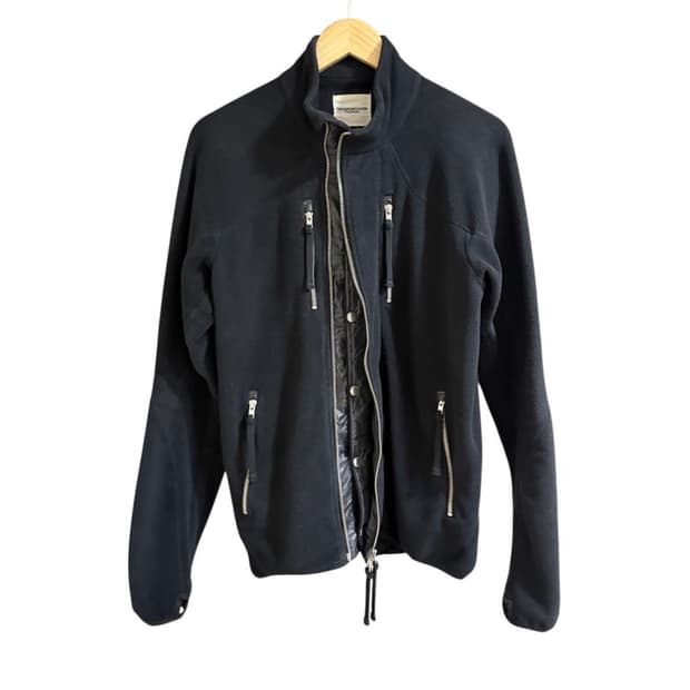 더솔로이스트 레귤레이터 프리마로프트 자켓