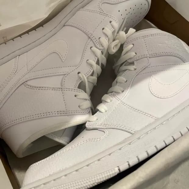 조던 트리플화이트 미드 285