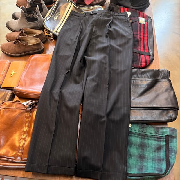 아르마니 꼴레지오니 원턱 스트라이프 블랙 카브라 슬랙스 팬츠 34