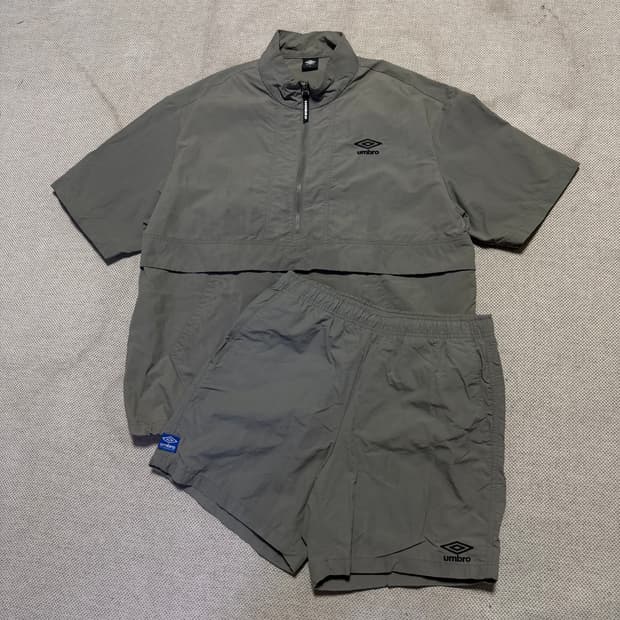 엄브로 반팔 아노락 반바지 셋업