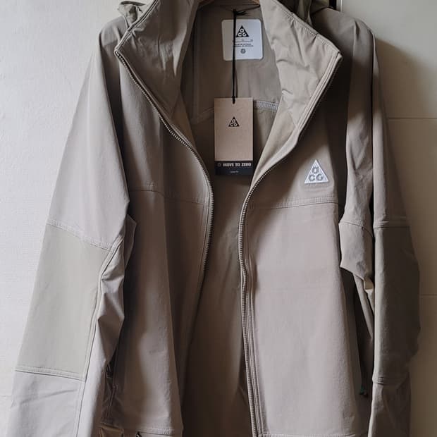 나이키 acg 썬페어러 라이트카키 새상품 XL