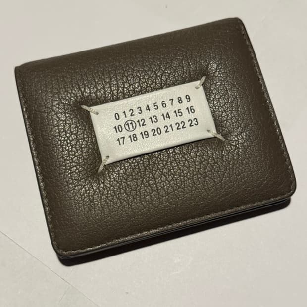 (정품)메종마르지엘라 넘버링 로고패치 파퍼지갑