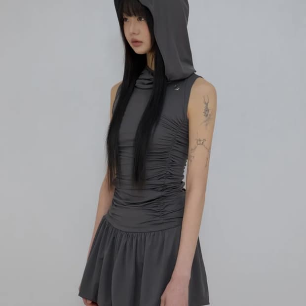 (판매) 플레어업 hooded high neck dress 하이넥 원피스