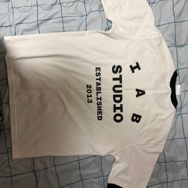 아이앱 스튜디오 이스테블리시드 티셔츠