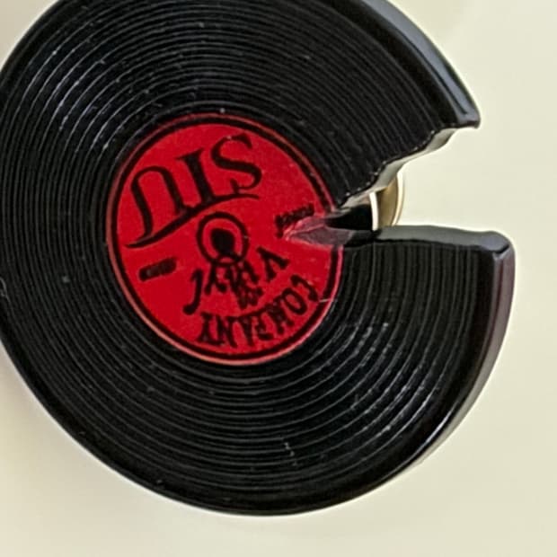 STU 브로치 2종 일괄