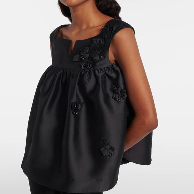 [8,10]슈슈통 25fw Notched Fluffy 슬리브리스 탑