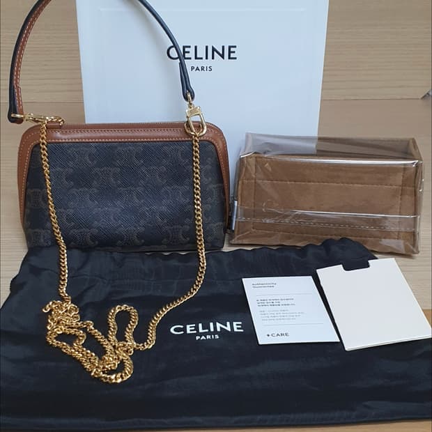 셀린느 트리옹프 크로스백/클러치백 새상품급 정품(감정서O)