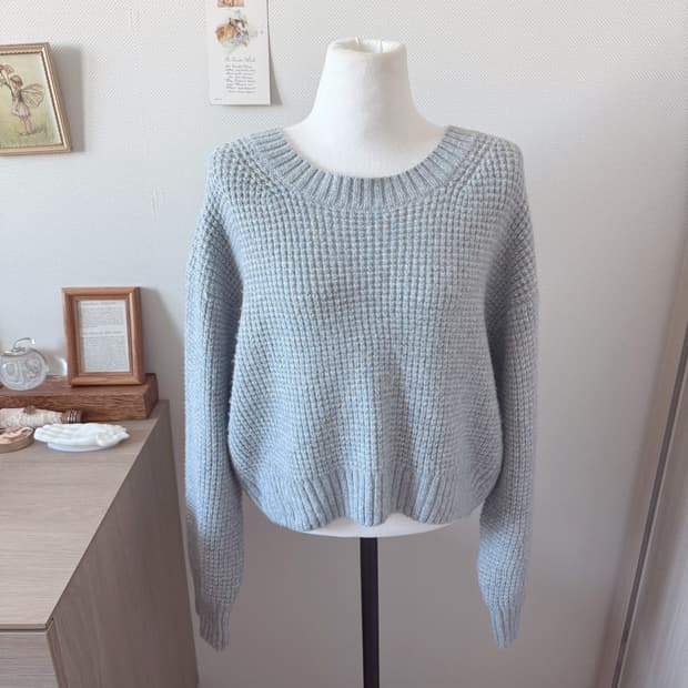 스카이블루 크롭 니트