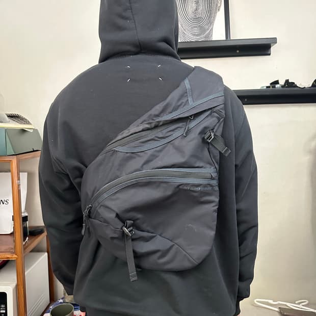 San san gear sling bag 23FW