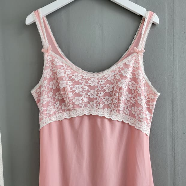 빈티지 소프트 코랄 핑크 슬립 드레스