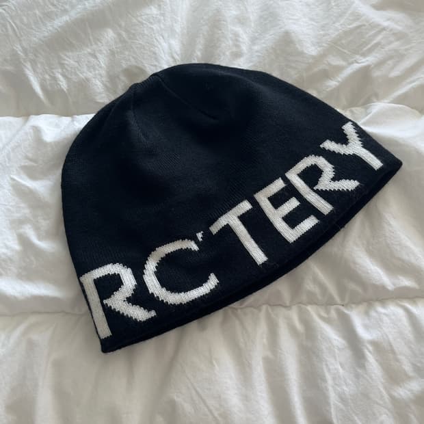 아크테릭스 월드헤드토크 비니 블랙