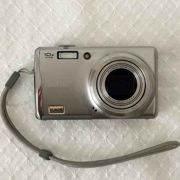 후지필름 f70exr 