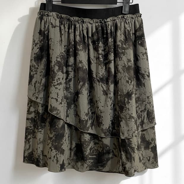 빔즈 패턴 플레어 스커트