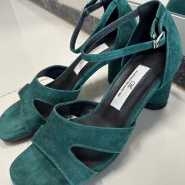 새) 쇼쉬르라팡 아엘로 샌들 (235)