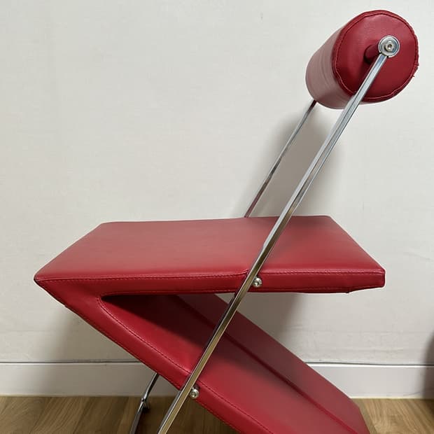 Unique Red Chair 빈티지 체어